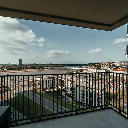 Daire Waterfront Oasis Belgrad
