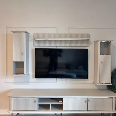 Waterfront Oasis Belgrade