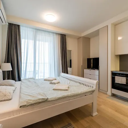 Waterfront Oasis Apartament *